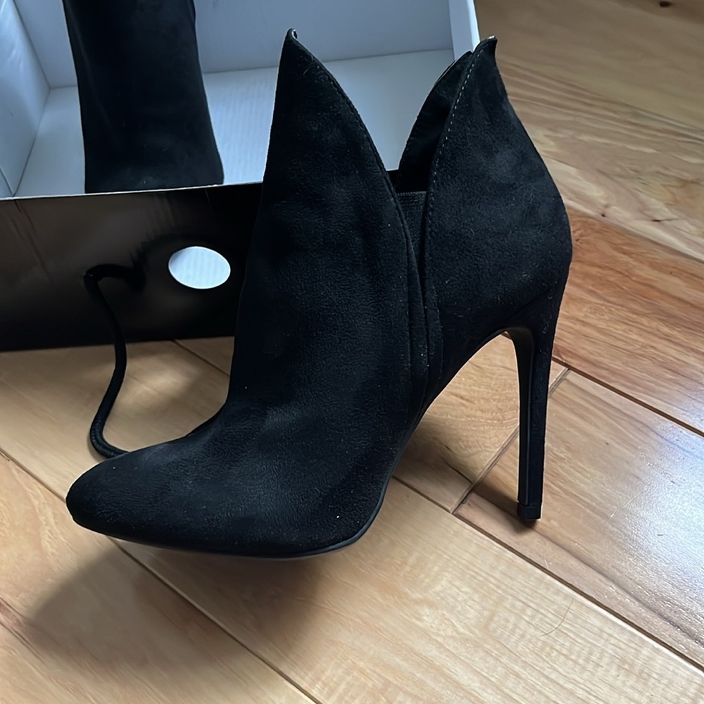 Nine West Electrool Black Suede Booties
